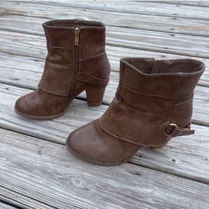 Ladies Catherine Malandrino brown boots